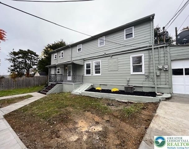 1240 Pembroke Road - Photo Thumbnail 1