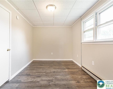 1240 Pembroke Road - Photo Thumbnail 11