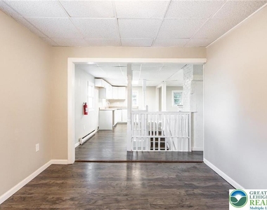 1240 Pembroke Road - Photo Thumbnail 8