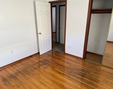1247 Lakeview Drive - Photo Thumbnail 14