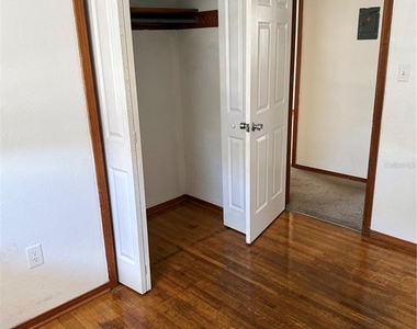 1247 Lakeview Drive - Photo Thumbnail 12