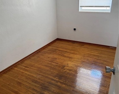1247 Lakeview Drive - Photo Thumbnail 13