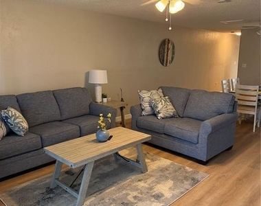 4711 Santa Barbara Boulevard - Photo Thumbnail 7