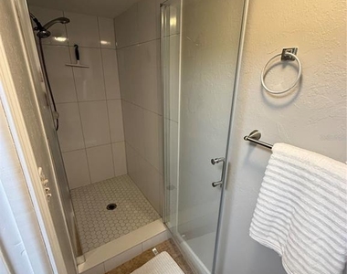 4711 Santa Barbara Boulevard - Photo Thumbnail 16
