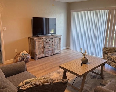 4711 Santa Barbara Boulevard - Photo Thumbnail 8