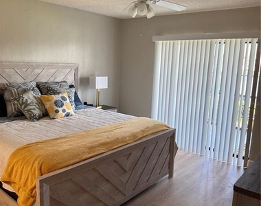 4711 Santa Barbara Boulevard - Photo Thumbnail 11
