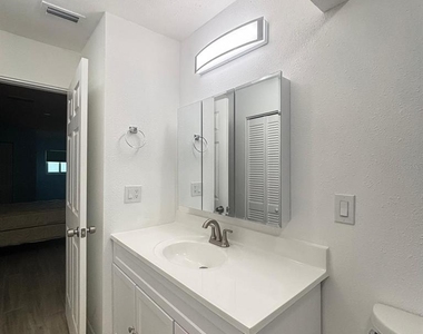 4160 Fruitville Road - Photo Thumbnail 20