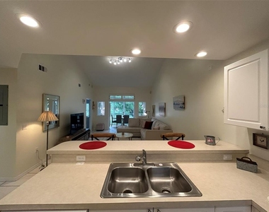 3605 54th Drive W - Photo Thumbnail 4