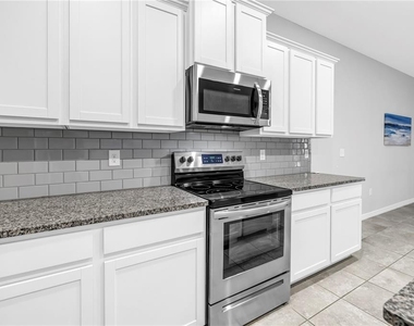8685 Daydream Street - Photo Thumbnail 13