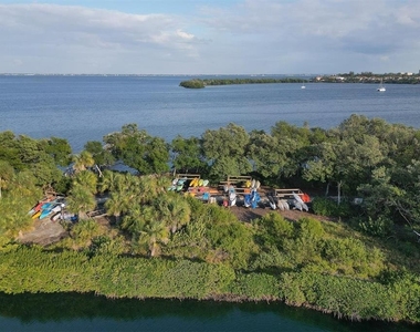 842 Bayport Way - Photo Thumbnail 16