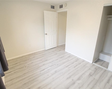 5310 26th Street W - Photo Thumbnail 13