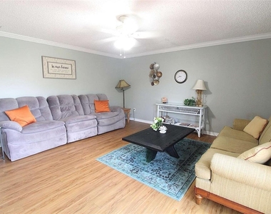 1959 Toucan Way - Photo Thumbnail 10