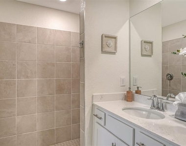 12390 Wellen Golf Street - Photo Thumbnail 24