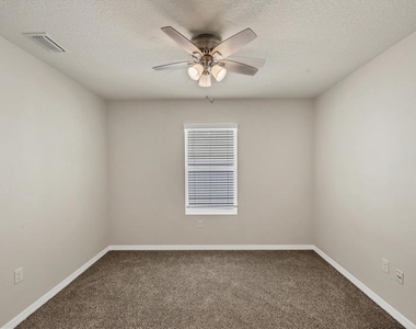 153 Tierra Verde Way - Photo Thumbnail 19