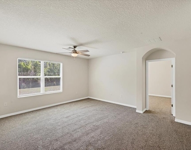 153 Tierra Verde Way - Photo Thumbnail 2
