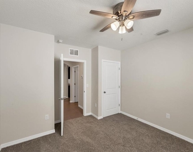 153 Tierra Verde Way - Photo Thumbnail 20