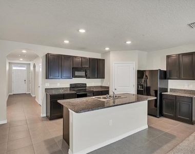 153 Tierra Verde Way - Photo Thumbnail 6