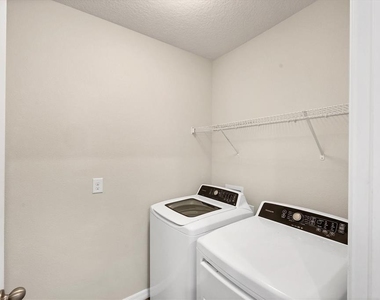 153 Tierra Verde Way - Photo Thumbnail 21