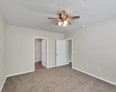 153 Tierra Verde Way - Photo Thumbnail 10