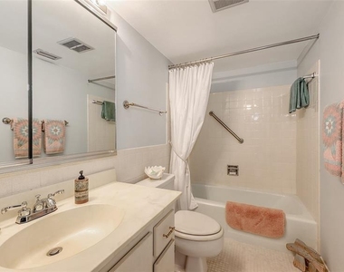 9393 Midnight Pass Road - Photo Thumbnail 24