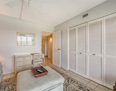 9393 Midnight Pass Road - Photo Thumbnail 21