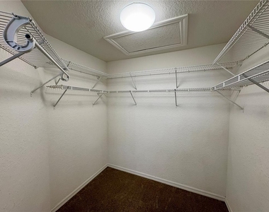 6421 Bay Cedar Lane - Photo Thumbnail 18