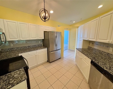 6421 Bay Cedar Lane - Photo Thumbnail 4
