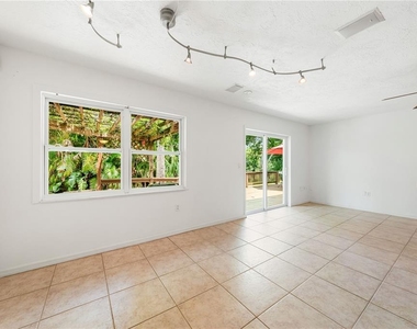 3709 Alden Way - Photo Thumbnail 9