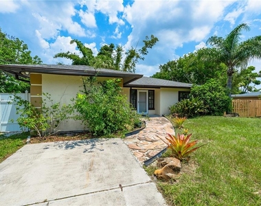 3709 Alden Way - Photo Thumbnail 2