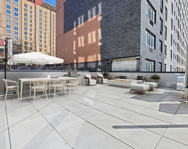 1661 Madison Avenue - Photo Thumbnail 3