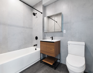 1661 Madison Avenue - Photo Thumbnail 4
