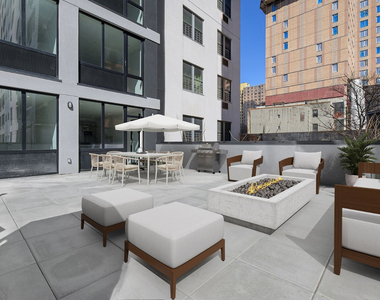 1661 Madison Avenue - Photo Thumbnail 2