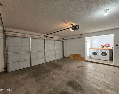 10909 Northview Drive - Photo Thumbnail 16