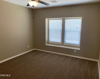 13668 Garforth Avenue - Photo Thumbnail 4