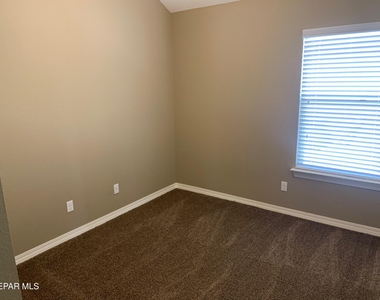 13668 Garforth Avenue - Photo Thumbnail 7