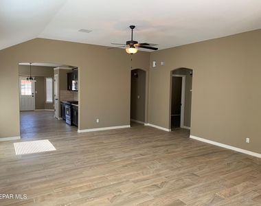 13668 Garforth Avenue - Photo Thumbnail 1