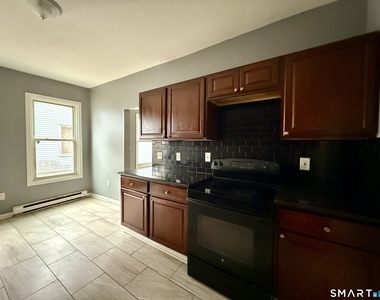 72 Burton Street - Photo Thumbnail 3