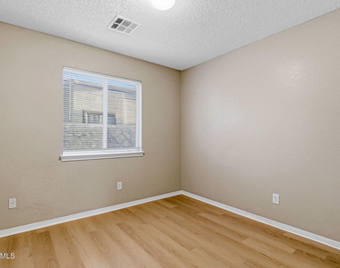732 Desert Sage Drive - Photo Thumbnail 7