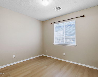 732 Desert Sage Drive - Photo Thumbnail 9