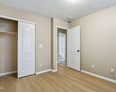 732 Desert Sage Drive - Photo Thumbnail 8