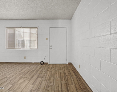 4006 Laredo Avenue - Photo Thumbnail 2