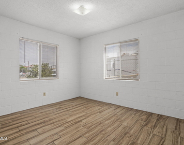 4006 Laredo Avenue - Photo Thumbnail 4