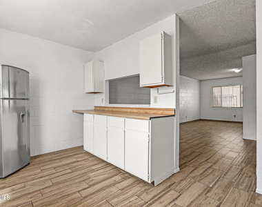 4006 Laredo Avenue - Photo Thumbnail 10