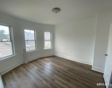 220 Maplewood Avenue - Photo Thumbnail 2