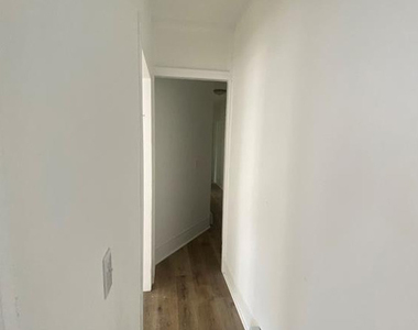 220 Maplewood Avenue - Photo Thumbnail 4