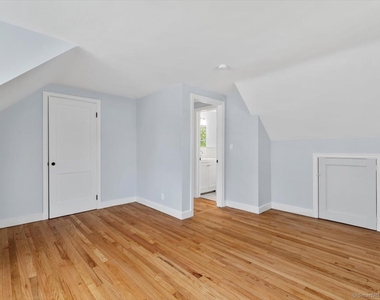 119 Sunnyside Court - Photo Thumbnail 13