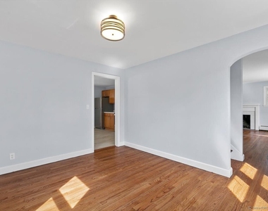 119 Sunnyside Court - Photo Thumbnail 3