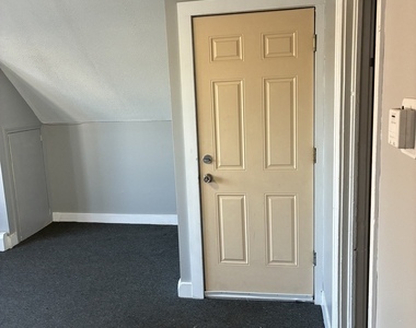 255 Poplar Street - Photo Thumbnail 5