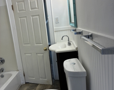 255 Poplar Street - Photo Thumbnail 4