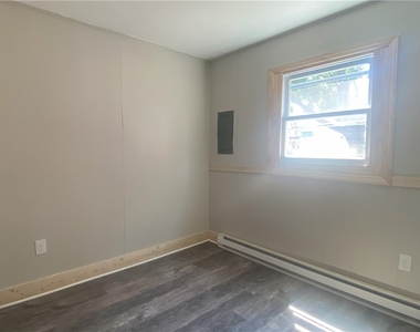 201 Irving Ave. - Photo Thumbnail 9